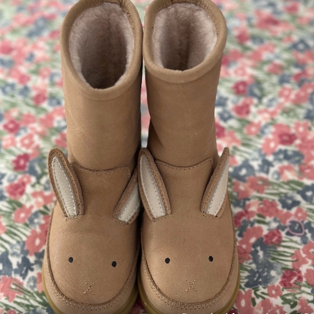Donsje Amsterdam Leather, Sheep Wool Lined Bunny Boots, Size 23